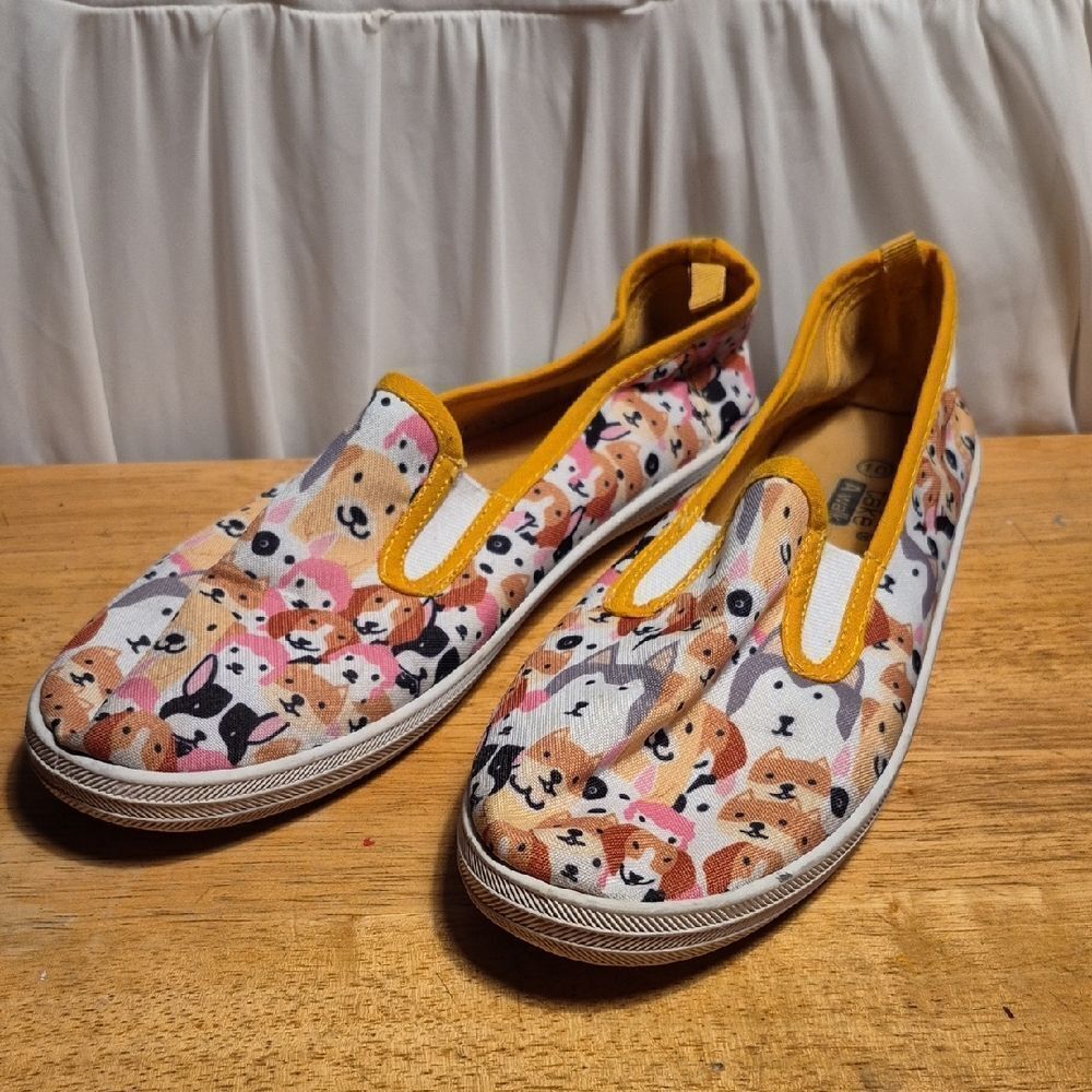 Take A Walk Size 10 Doggy Slip On Shoes
